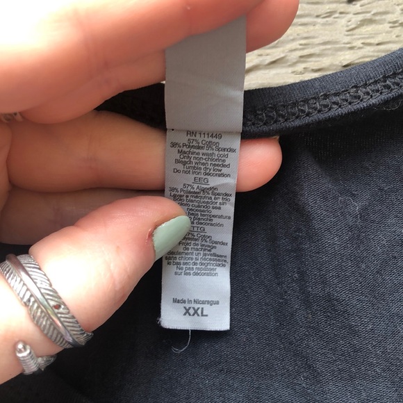 Black tank top - Picture 3 of 5